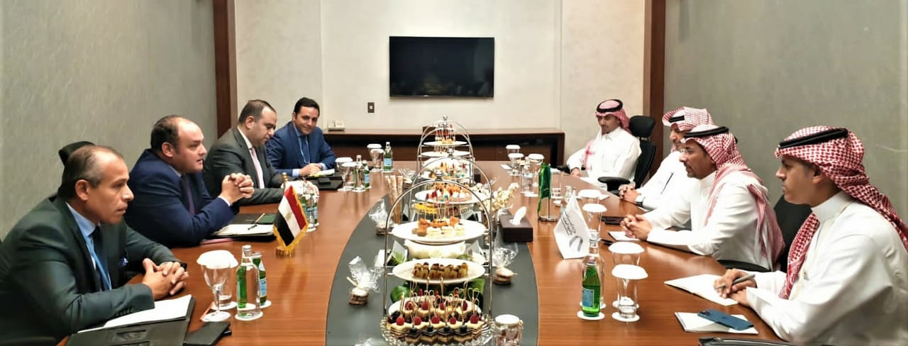 وزير التجارة يلتقي نظيره السعودي لبحث سبل التعاون