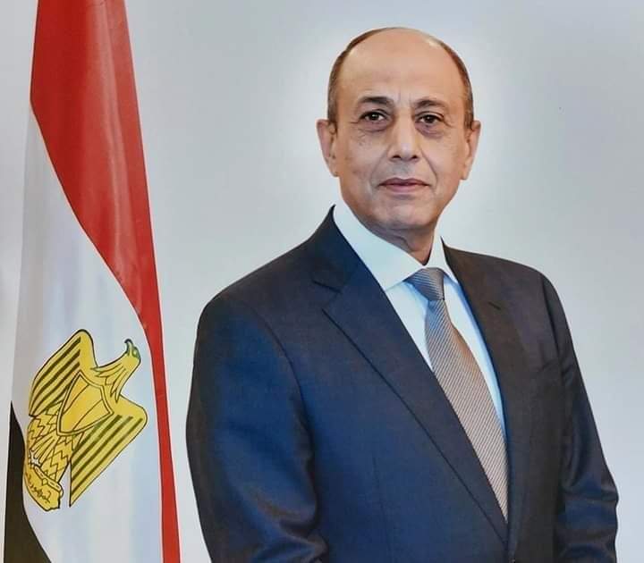وزير الطيران : استخدام الطاقة الجديدة والمتجددة وتحويل المطارات المصرية الى 