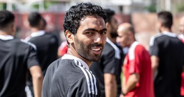 حسين الشحات يستفسر عن أسباب استبعاده من مباريات الأهلي 
