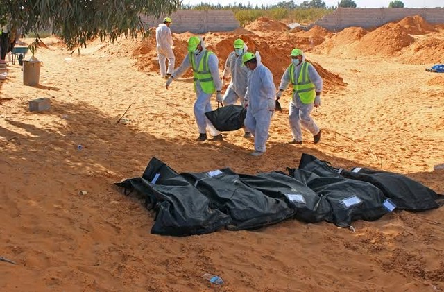 إيطاليا تساعد ليبيا في تحديد هوية ضحايا المقابر الجماعية 