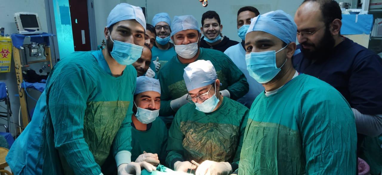 فريق طبي جراحي بمستشفيات جامعة المنيا ينجح في تصحيح جنس طفل وتحويله الى انثى
