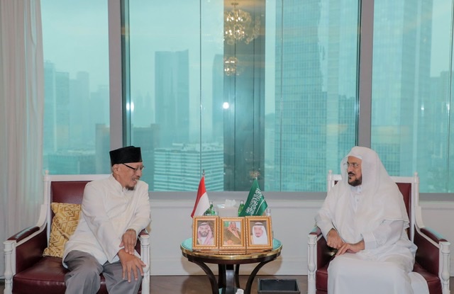 وزير الشؤون الإسلامية السعودية يلتقي نائب رئيس المجلس الأعلى للدعوة الإسلامية في إندونيسيا