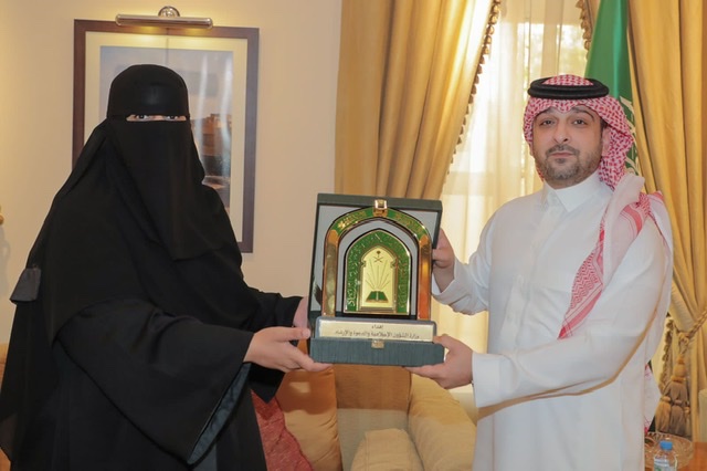 وكيلة الشؤون الإسلامية السعودية تلتقي القنصل العام للمملكة في دبي