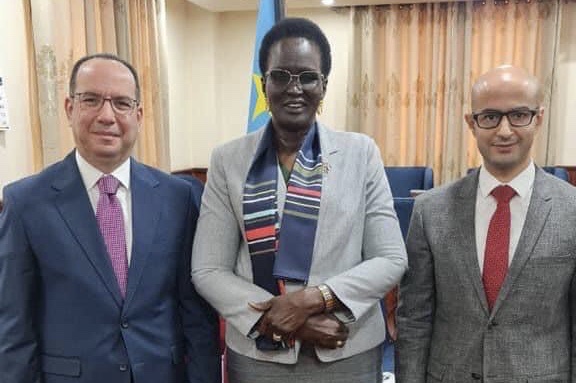  السفير المصري لدى جنوب السودان يلتقي نائبة رئيس الجمهورية 