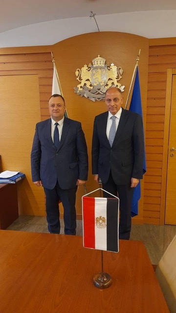 وزير الزراعة البلغاري يستقبل السفير المصري في صوفيا