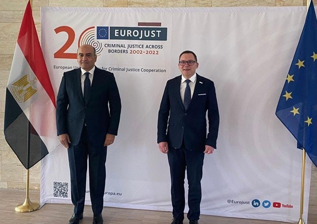 السفير المصري لدى مملكة هولندا يلتقي برئيس منظمة EuroJust