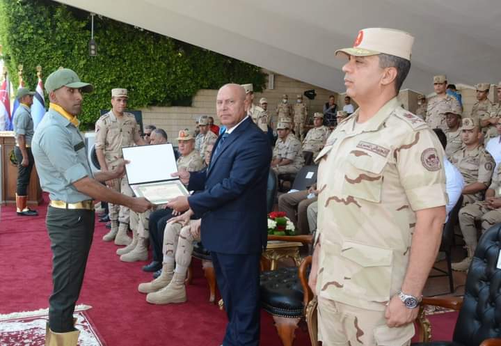 القوات المسلحة تحتفل بتخريج الدفعة رقم واحد فنيين المرشحين للعمل بالهيئة القومية لسكك حديد مصر