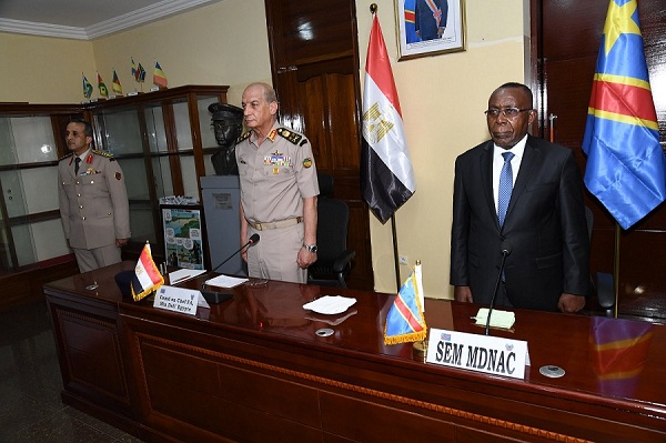 وزير الدفاع يعود إلى أرض الوطن عقب إنتهاء زيارته الرسمية إلى الكونغو الديمقراطية