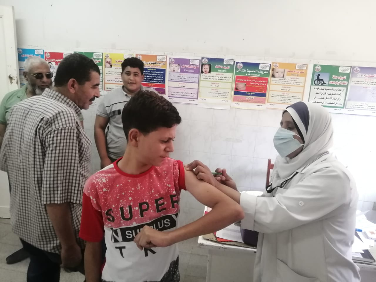 محافظ الجيزة:  تطعيم ٢٧٥ ألف مواطن ضد فيروس كورونا خلال حملة 