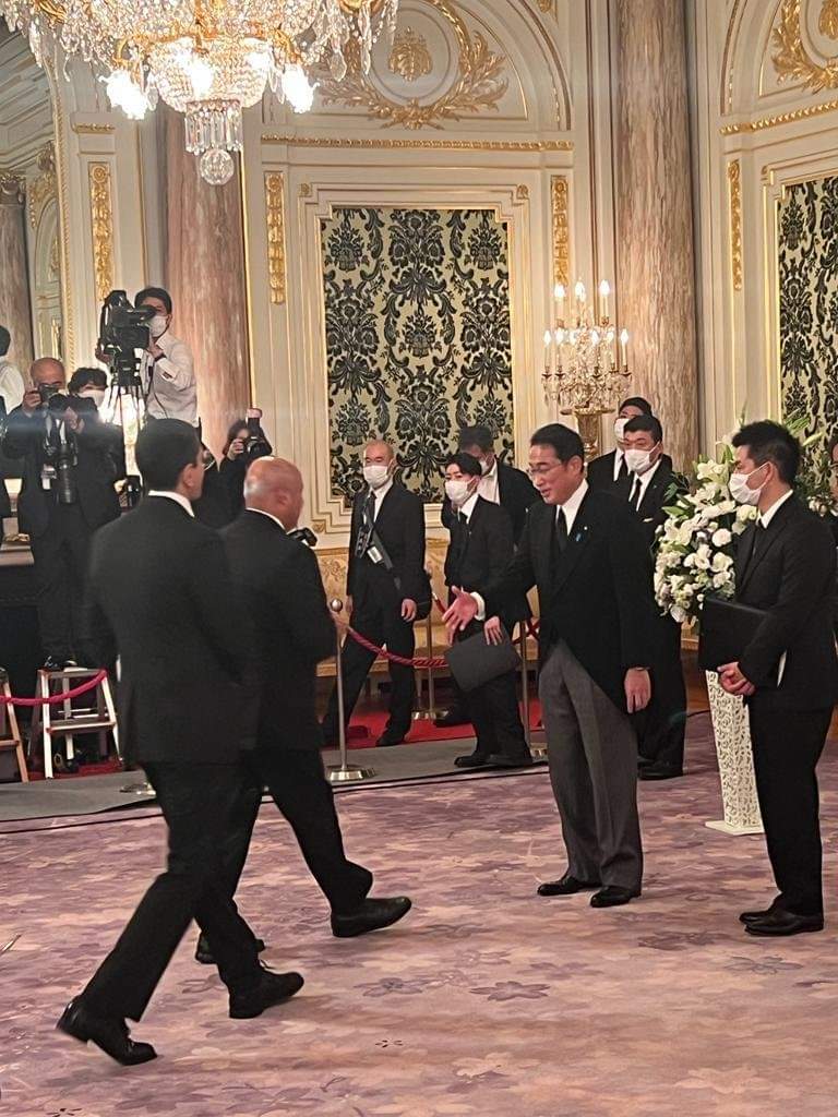 كامل الوزير يشارك نيابة عن السيسي في مراسم الجنازة الرسمية لرئيس الوزراء الياباني