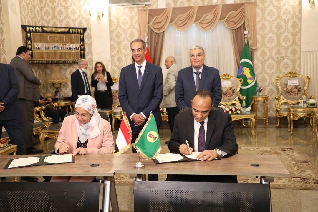 وزير الاتصالات ومحافظ المنيا يشهدان مراسم توقيع بروتوكول تعاون بين الوزارة والمحافظة