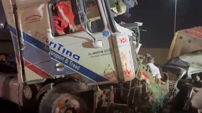 سائق تريللا يصطدم بـ 15 سيارة على الطريق الدائري ويوقع 10 ضحايا أغلبهم مصابين أثناء نومه
