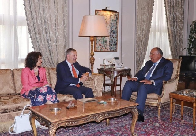 وزير الخارجية يلتقي المفوض العام لوكالة غوث وتشغيل اللاجئين الفلسطينيين 