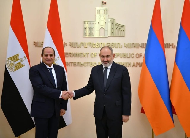 الرئيس السيسي يعقد جلسة مباحثات مع رئيس الوزراء الأرميني 