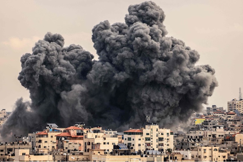 مكتب الإعلام الحكومي في غزة: تعرضنا لقصف بـ 12 ألف طن متفجرات بما يعادل قنبلة هيروشيما

