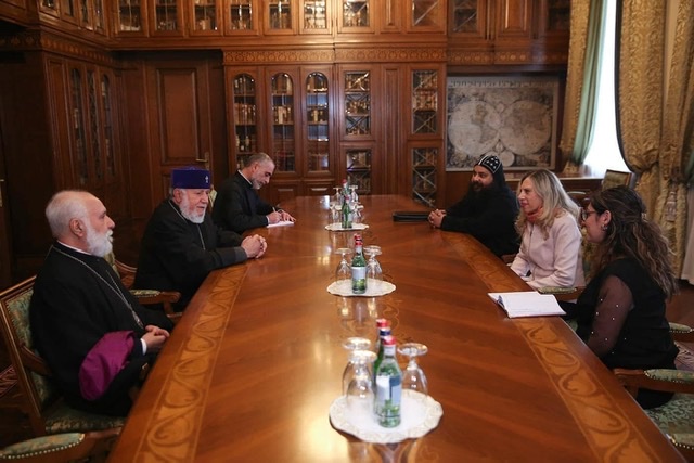 البطريرك الأعلى وكاثوليكوس عموم الأرمن يستقبل سفير مصر لدي أرمينيا 