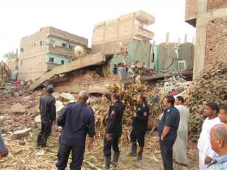 مصرع 4 أشخاص وإصابة 4 آخرين في انهيار منزل بسوهاج

