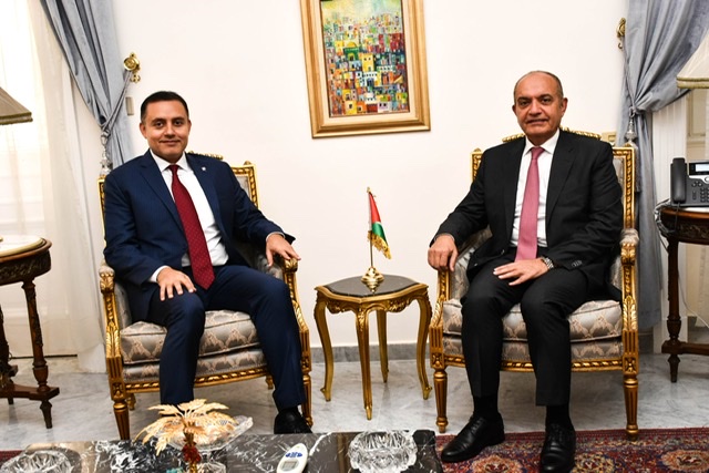 سفيرا كمبوديا والأردن بالقاهرة يهنئان سفير قطر بمنصبه الجديد
