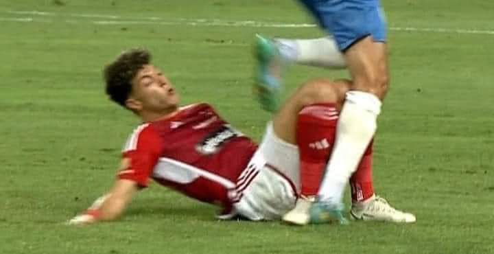إصابة إمام عاشور في مباراة الأهلي والإسماعيلي بـالدوري 




