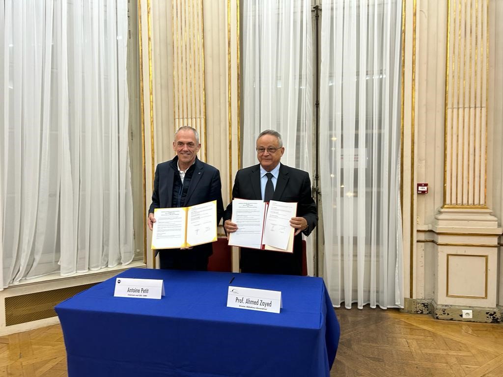 توقيع اتفاقية لتجديد التعاون بين مكتبة الإسكندرية والمركز الفرنسي للبحوث

