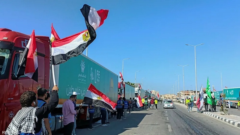 الهلال الأحمر المصري: عبور 80 شاحنة مساعدات و7 شاحنات وقود إلى غزة عبر معبر رفح اليوم

