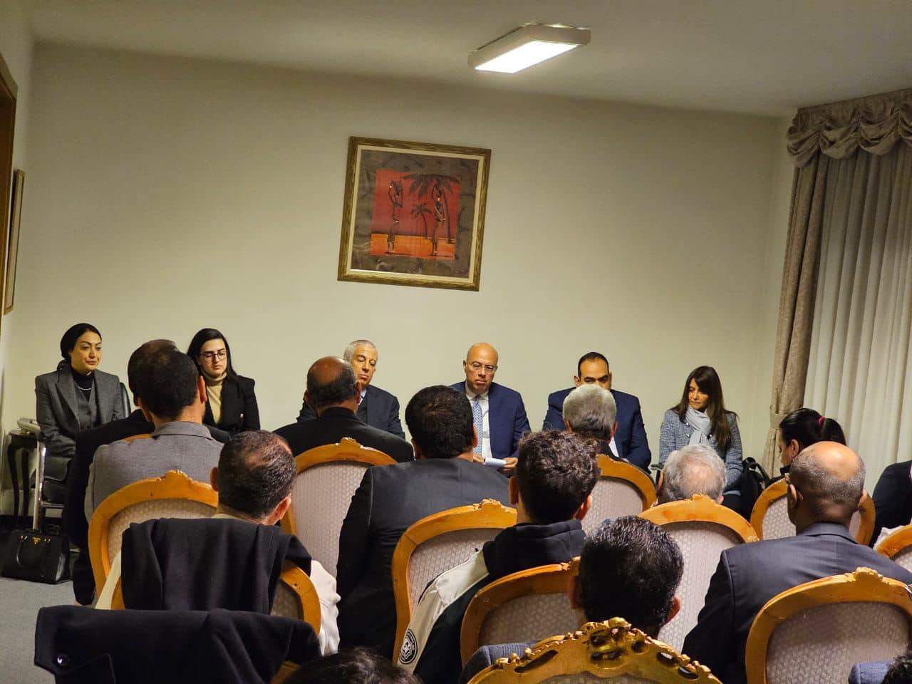 سفير مصر لدى بودابست يجتمع مع رموز  الجالية المصرية بالمجر 