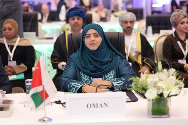 سلطنة عُمان تشارك في مؤتمرين حول المرأة في الإسلام وفي اليونسكو