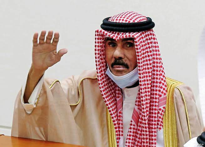 محافظات جنوب الصعيد وجامعاته تنكس الأعلام حدادا علي وفاة أمير دولة الكويت


