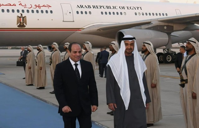 بالصور.. الرئيس السيسي يصل أبو ظبي ويؤكد خصوصية العلاقات المصرية الإماراتية الوثيقة