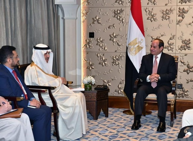 الرئيس السيسي يلتقي رئيس مجموعة البنك الإسلامي للتنمية بدبي