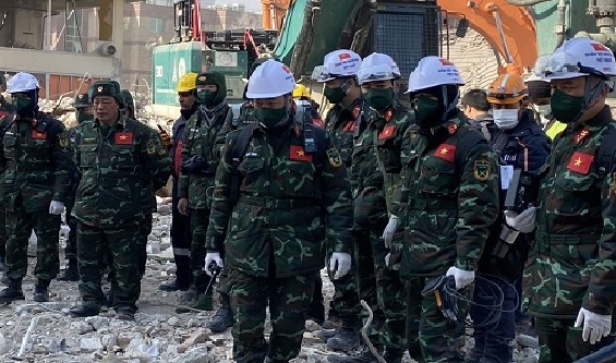 فيتنام تنضم إلى مهمة البحث والإنقاذ من الزلزال فى تركيا

