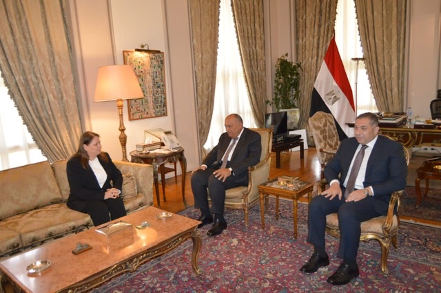 وزير الخارجية يلتقي زوجة الأسير والقيادي الفلسطيني بحركة فتح مروان البرغوثي