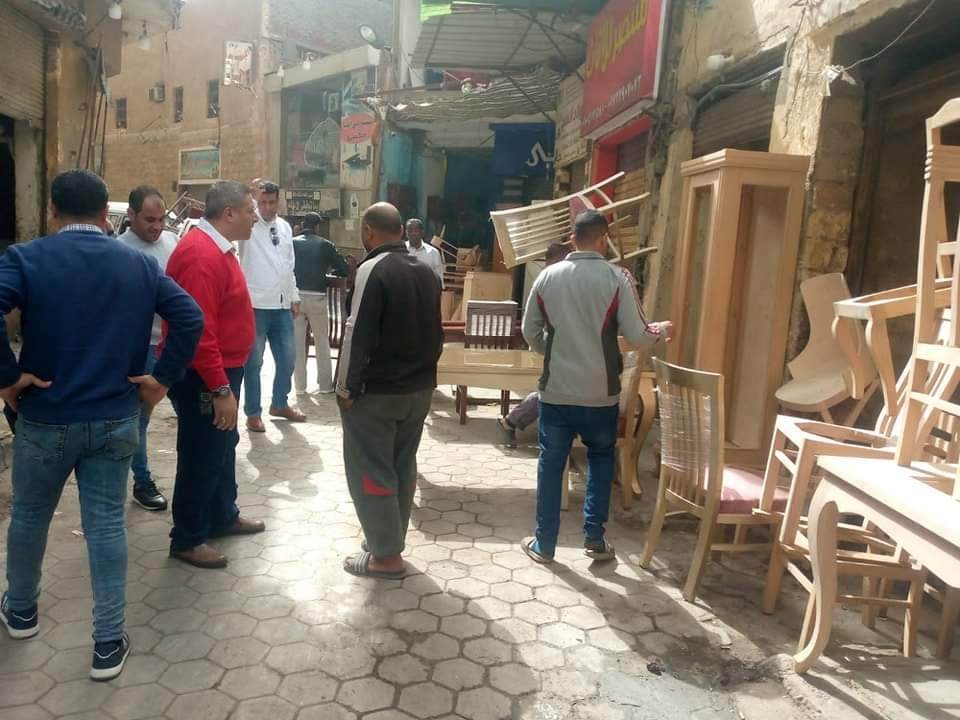 اللواء محمد مزيد يرفع الإشغالات من شارع محمد علي والمناصرة ويزيل بناء مخالفا