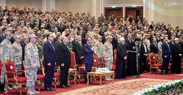 بالصور.. الرئيس السيسي يشهد الندوة التثقيفية الـ 37 للقوات المسلحة بمناسبة 