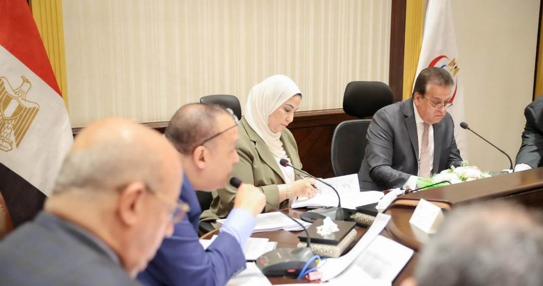 وزير الصحة يعلن ضم أعضاء المهن الطبية من العاملين بهيئة الإسعاف المصرية إلى عضوية صندوق التعويض عن مخاطر المهن الطبية