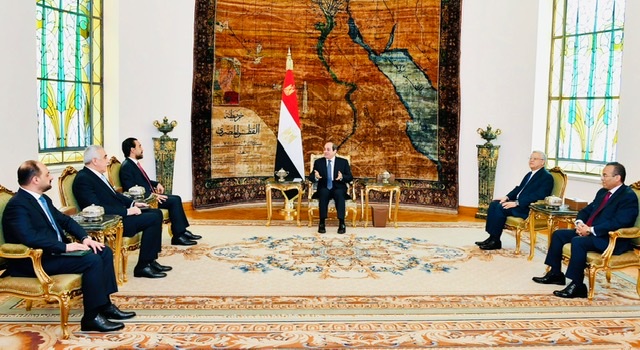الرئيس السيسي يبحث مع رئيس مجلس النواب العراقي المستجدات على الساحة الإقليمية