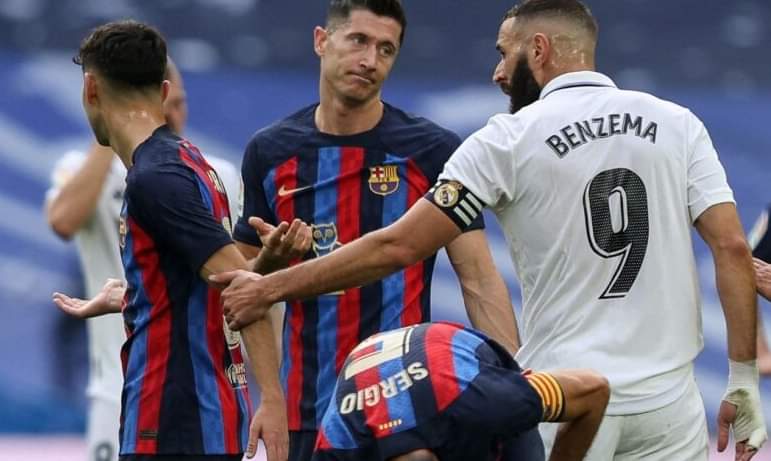 بنزيما يقود هجوم ريال مدريد لمواجهة برشلونة في كأس ملك إسبانيا

 

