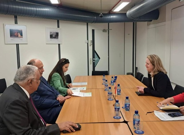 وزير الخارجية يلتقي المديرة الجديدة لمنظمة الهجرة الدولية  في جنيف