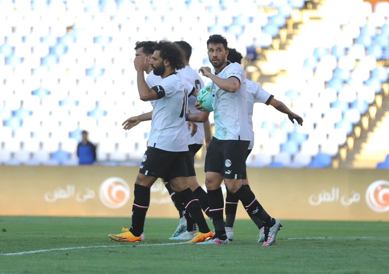 منتخب مصر يتأهل لكأس أمم إفريقيا بعد فوزه 2-1 على منتخب غينيا