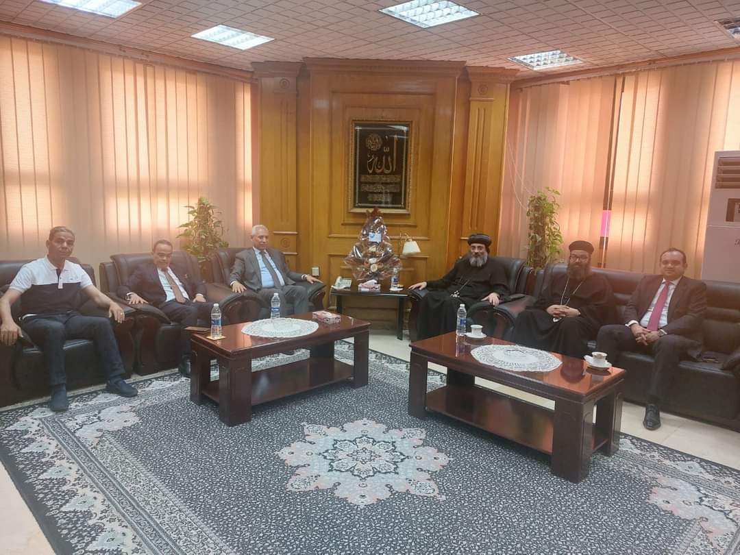 رئيس جامعة المنيا يستقبل وفداً من الكنيسة وأعضاء مجلس النواب