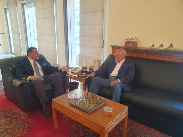 سفير مصر لدي لبنان يستقبل العريضي لمناقشة آخر التطورات السياسية