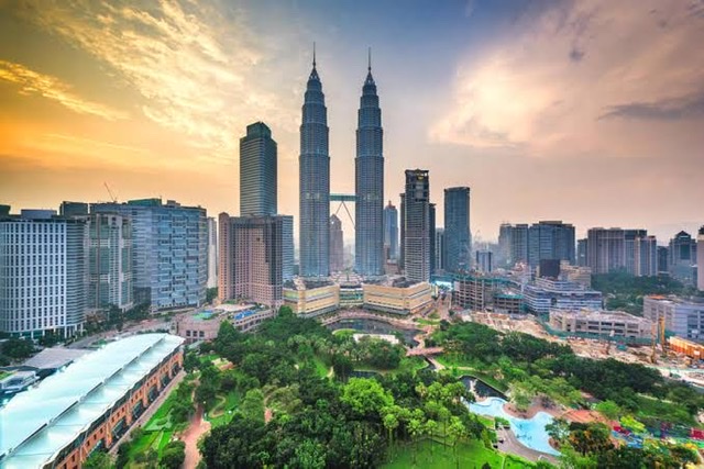 ماليزيا تفوز بجائزة أفضل وجهة للمسلمين في تقرير مؤشر السفر العالمي 2023