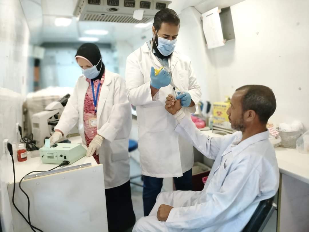 صحة المنيا تقدم خدمات طبية وعلاجية لـ 1593 حالة في قرية دير السنقورية بمركز بنى مزار بالمنيا