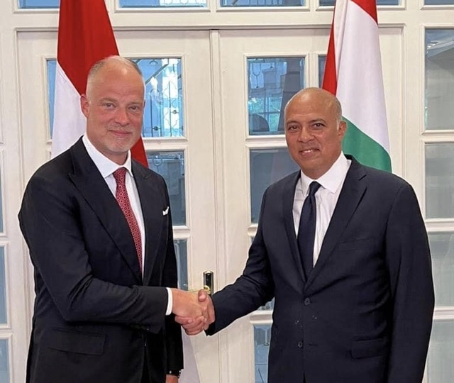 وزير الدفاع المجري يؤكد حرص بلاده على مواصلة تعزيز علاقات التعاون مع مصر