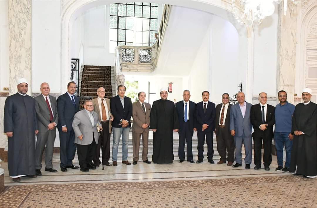 بالصور - وزير الأوقاف يجتمع مع لجنة الإعلام بالمجلس الأعلى للشئون الإسلامية

