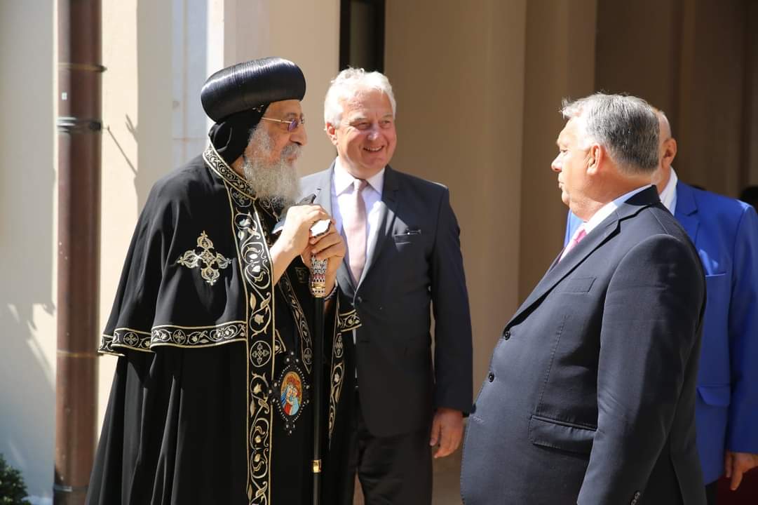 صور .. رئيس وزراء المجر يستقبل البابا تواضروس بالعاصمة المجرية بودابست