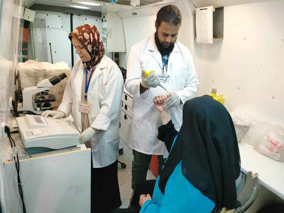 خدمات طبية مجانية لـ 1400 حالة خلال قافلة بقرية الجهاد