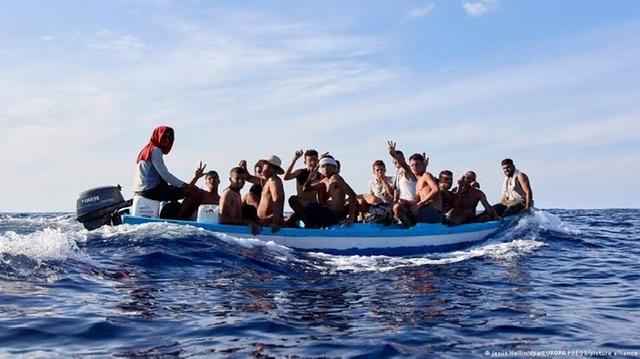 تدفق المهاجرين غير الشرعيين من تونس يبلغ ذروته بوصول أكثر من 30 ألف