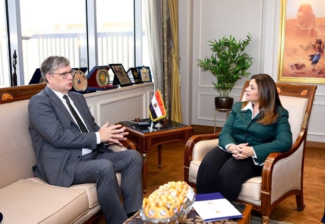 السفير الهولندي بالقاهرة يؤكد رغبة بلاده في التعاون مع وزارة الهجرة في ملف الهجرة والمهاجرين