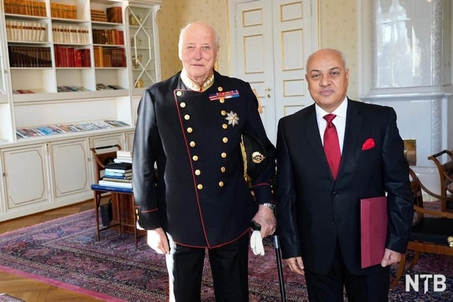 سفير مصر في أوسلو يقدم أوراق اعتماده إلى ملك النرويج